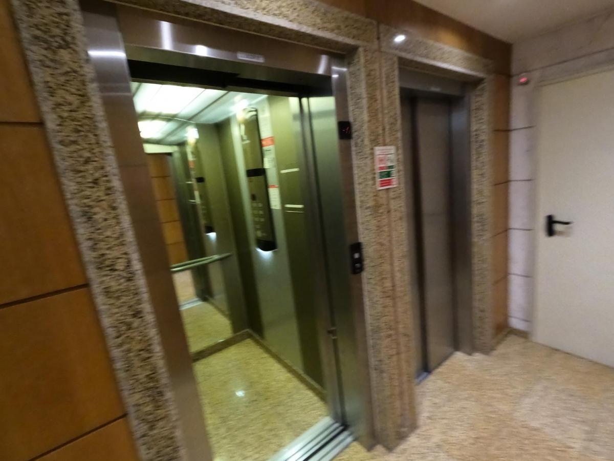 Apartment Lisbon, Modern T2 In Parque Nacoes, *